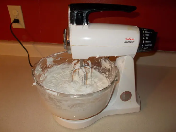 Sunbeam Mixer making Frosting