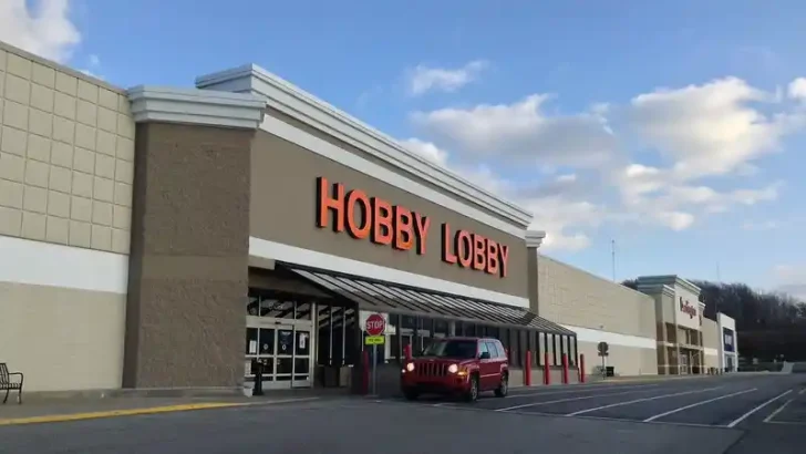 Does Hobby Lobby Accept Apple Pay?